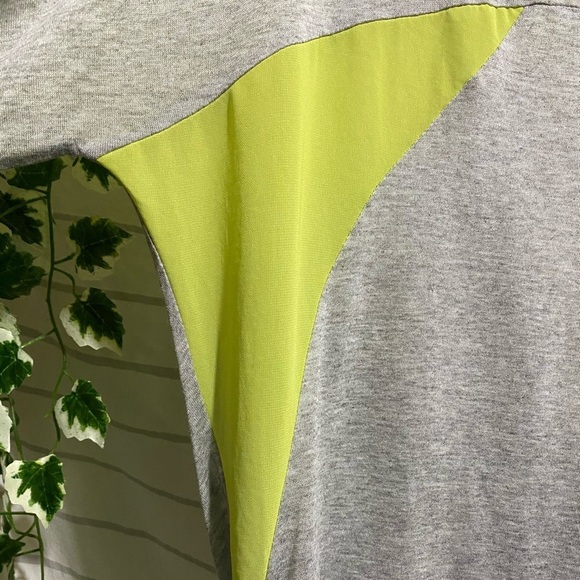 LUSH Long Sleeve Top with cut out back grey and neon yellow Size M - Picture 5 of 8